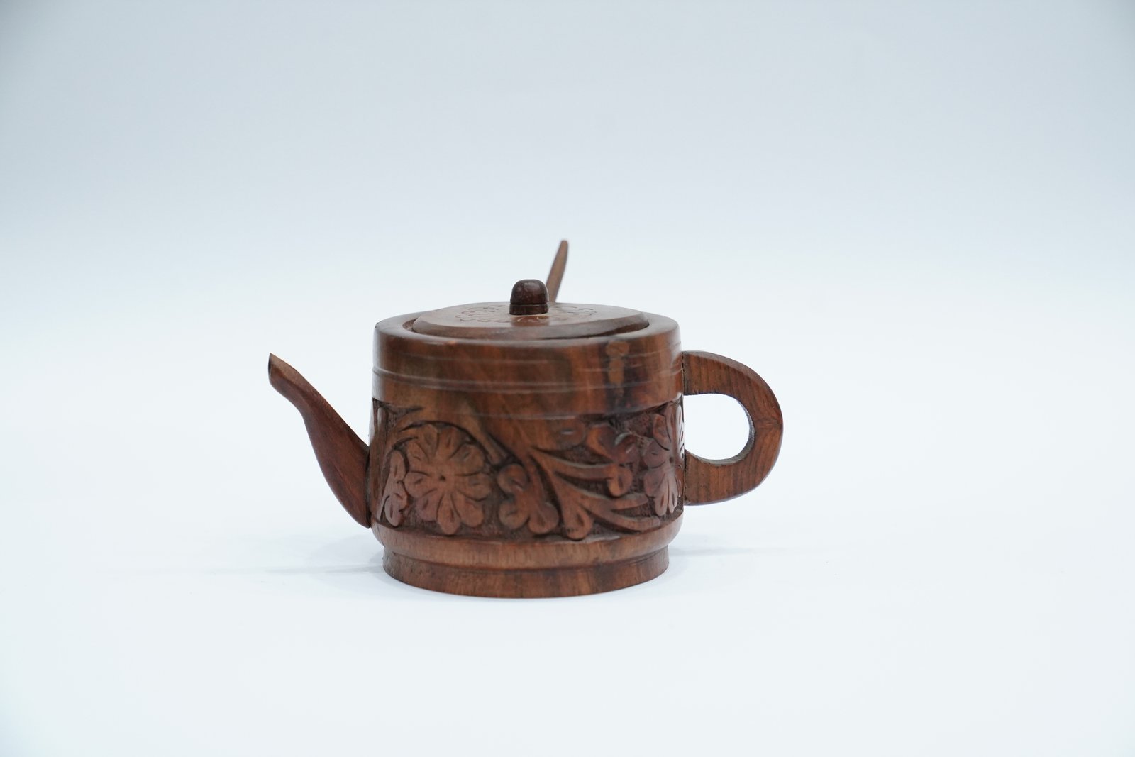 Hand-Carved Wooden Tea Set – Artisanal Craftsmanship for Your Tea Ritual - Image 2