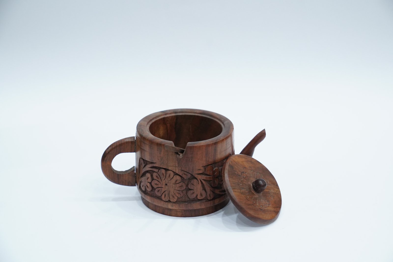 Hand-Carved Wooden Tea Set – Artisanal Craftsmanship for Your Tea Ritual - Image 4