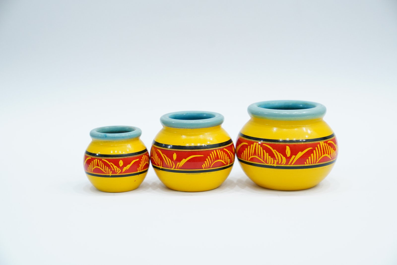 Clay and Wood Decoration Piece – A Blend of Nature and Art - Image 2
