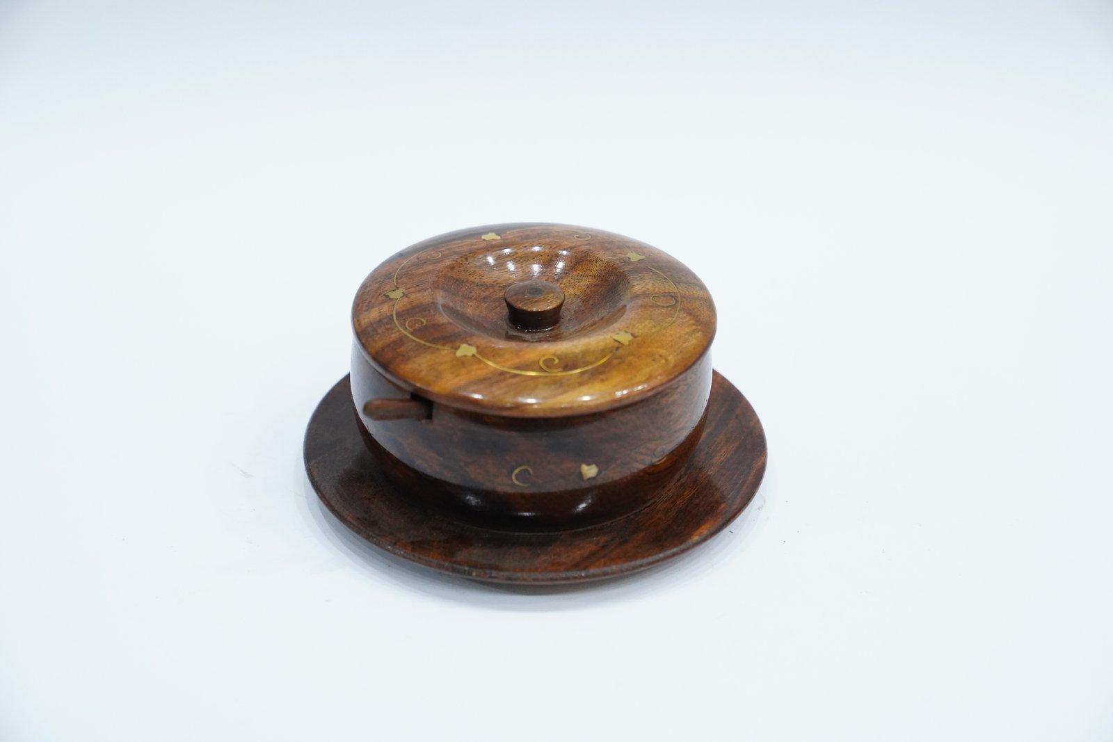 Wooden Dry Fruit Decoration Piece – Elegance Meets Functionality