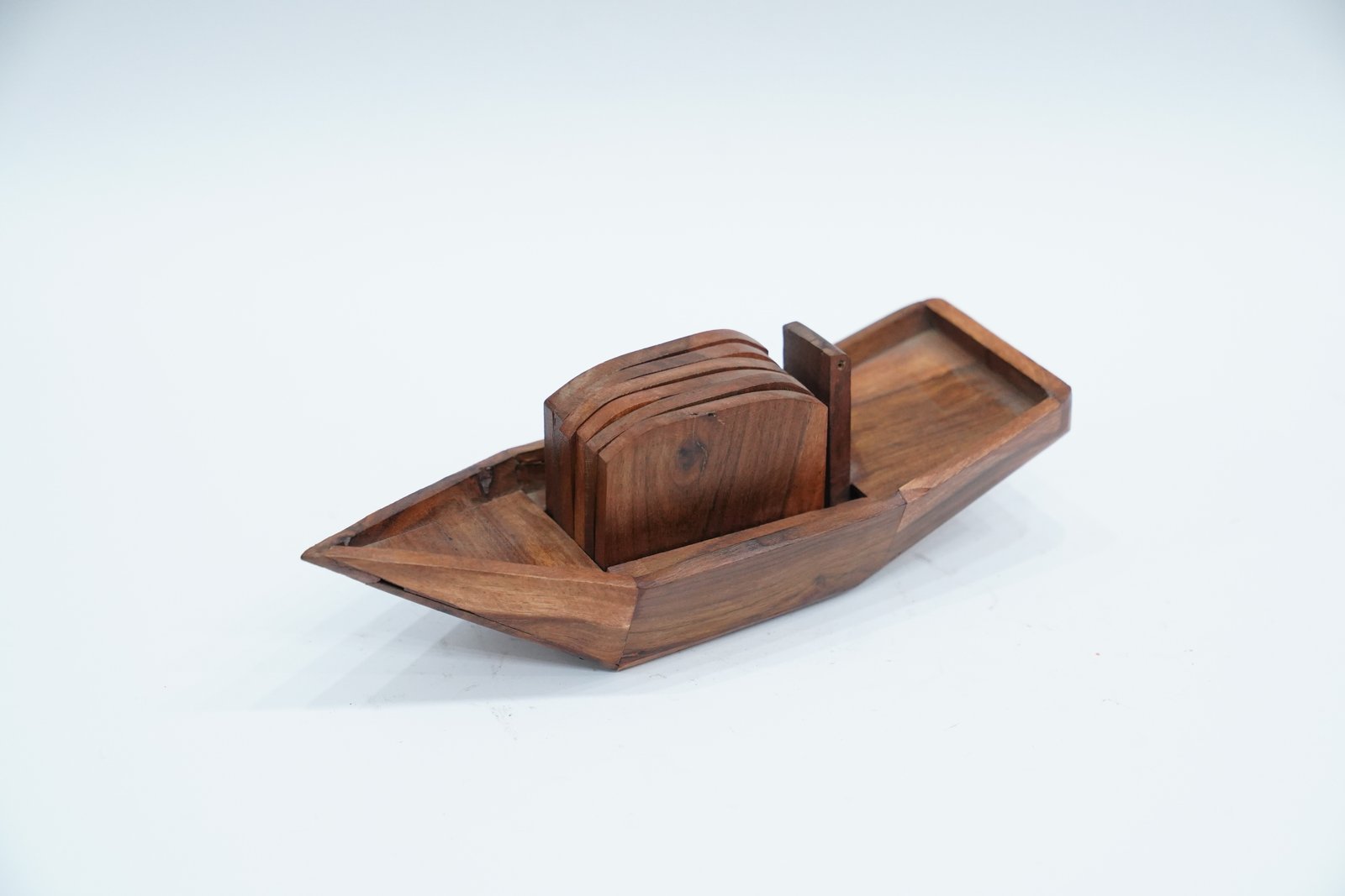 Handcrafted Wooden Boat-Shaped Coaster Set - Image 3