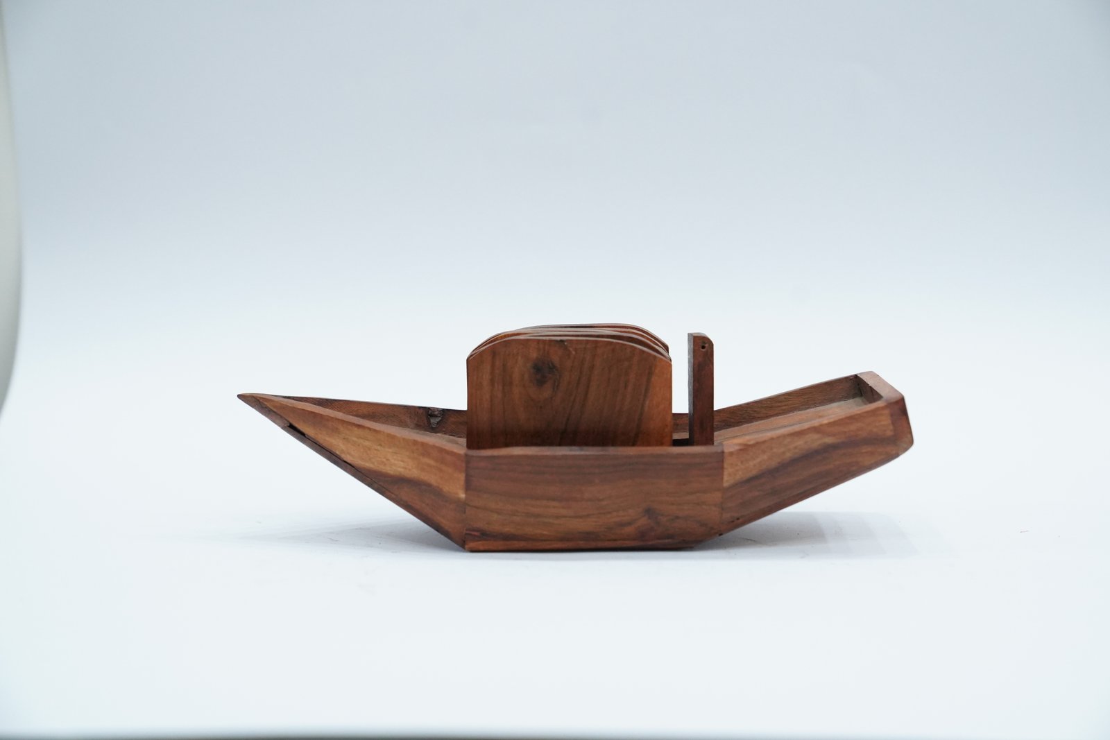 Handcrafted Wooden Boat-Shaped Coaster Set - Image 2