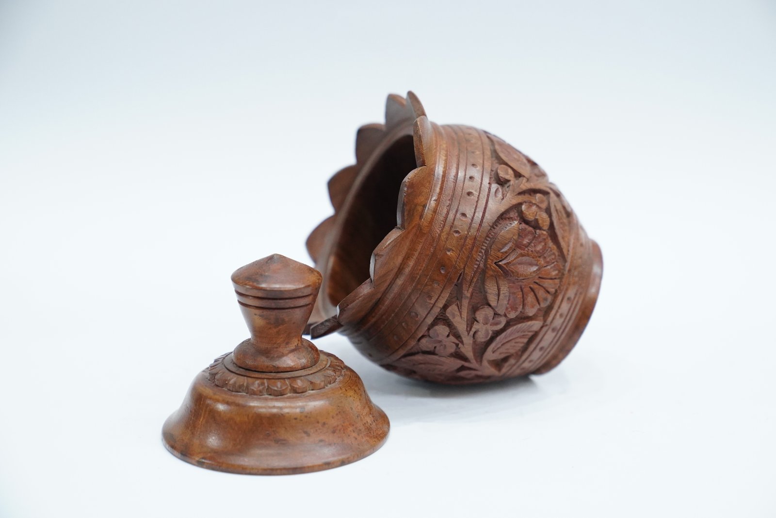 Wooden Jar with Collar – Elegant Storage Solution