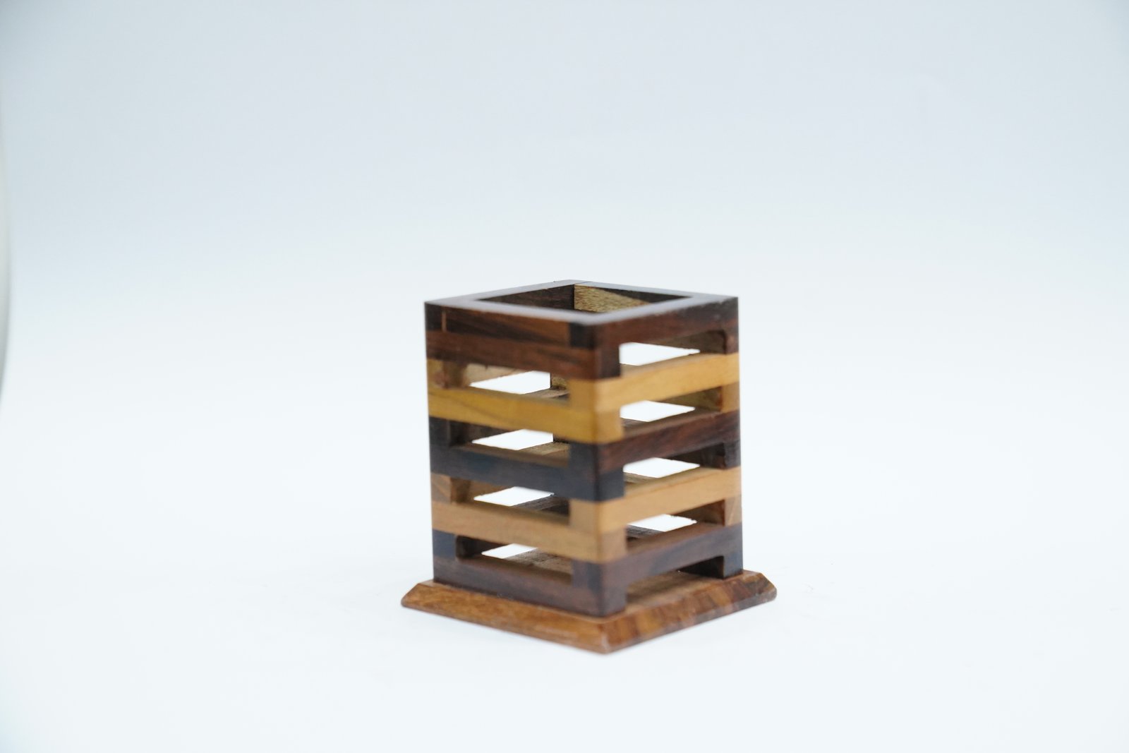 Multi-Purpose Holders – Organize with Versatility and Style