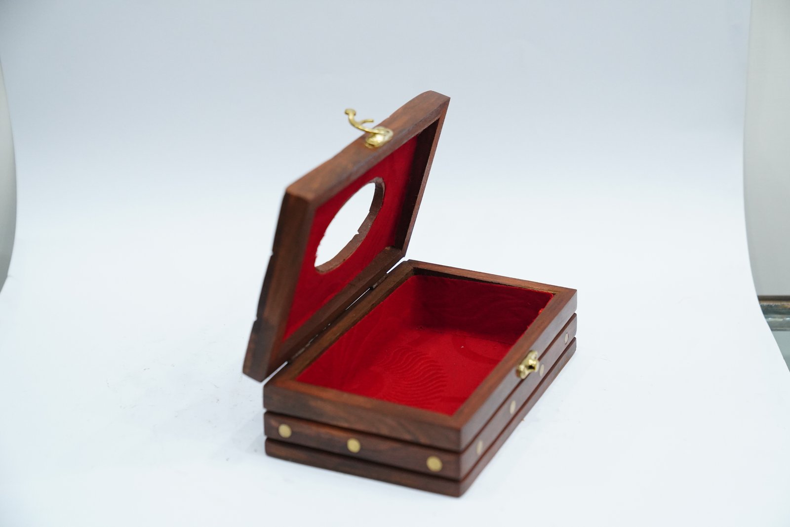 Decorative Wooden Tissue Box – Timeless Elegance - Image 3