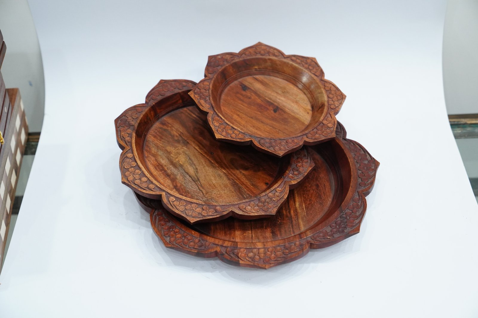 Stylish Wooden Tray Set – A Touch of Elegance for Every Occasion - Image 3