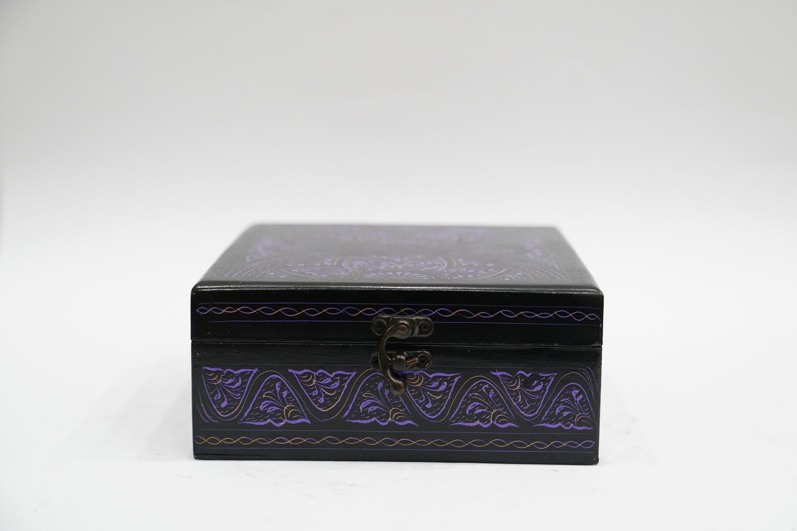 Purple Design Wooden Box – A Touch of Colorful Elegance - Image 3