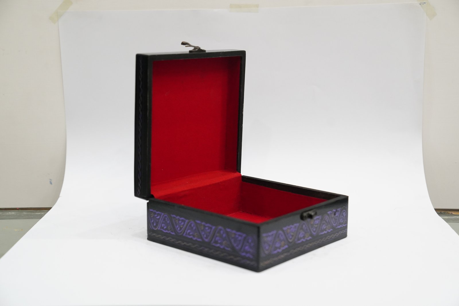 Purple Design Wooden Box – A Touch of Colorful Elegance - Image 4