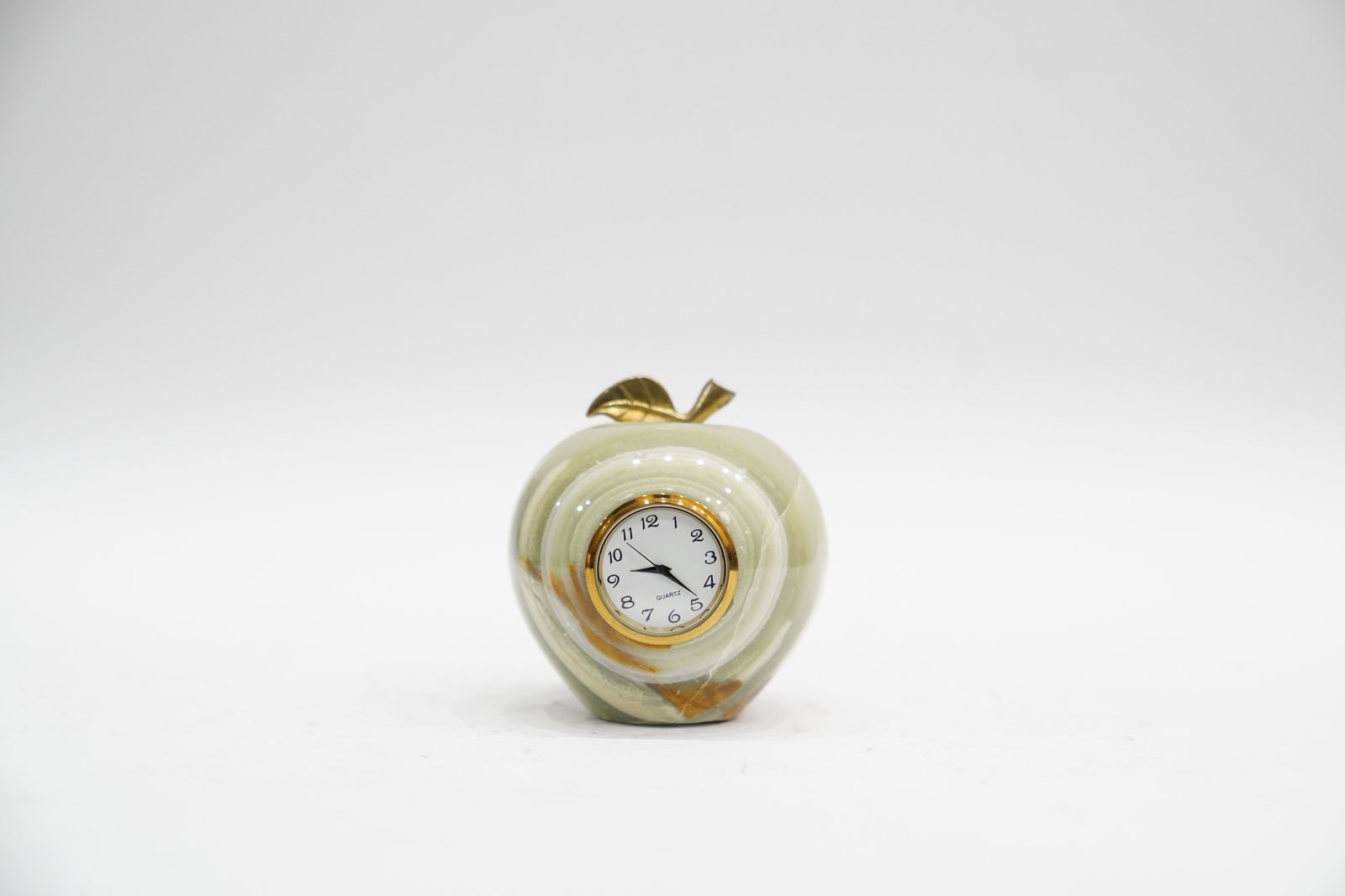 Marble Apple Clock – A Timeless Fusion of Elegance and Function