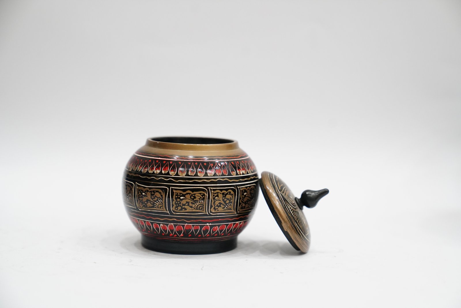 Naqshi Art Candy Jar – A Blend of Tradition and Elegance - Image 8