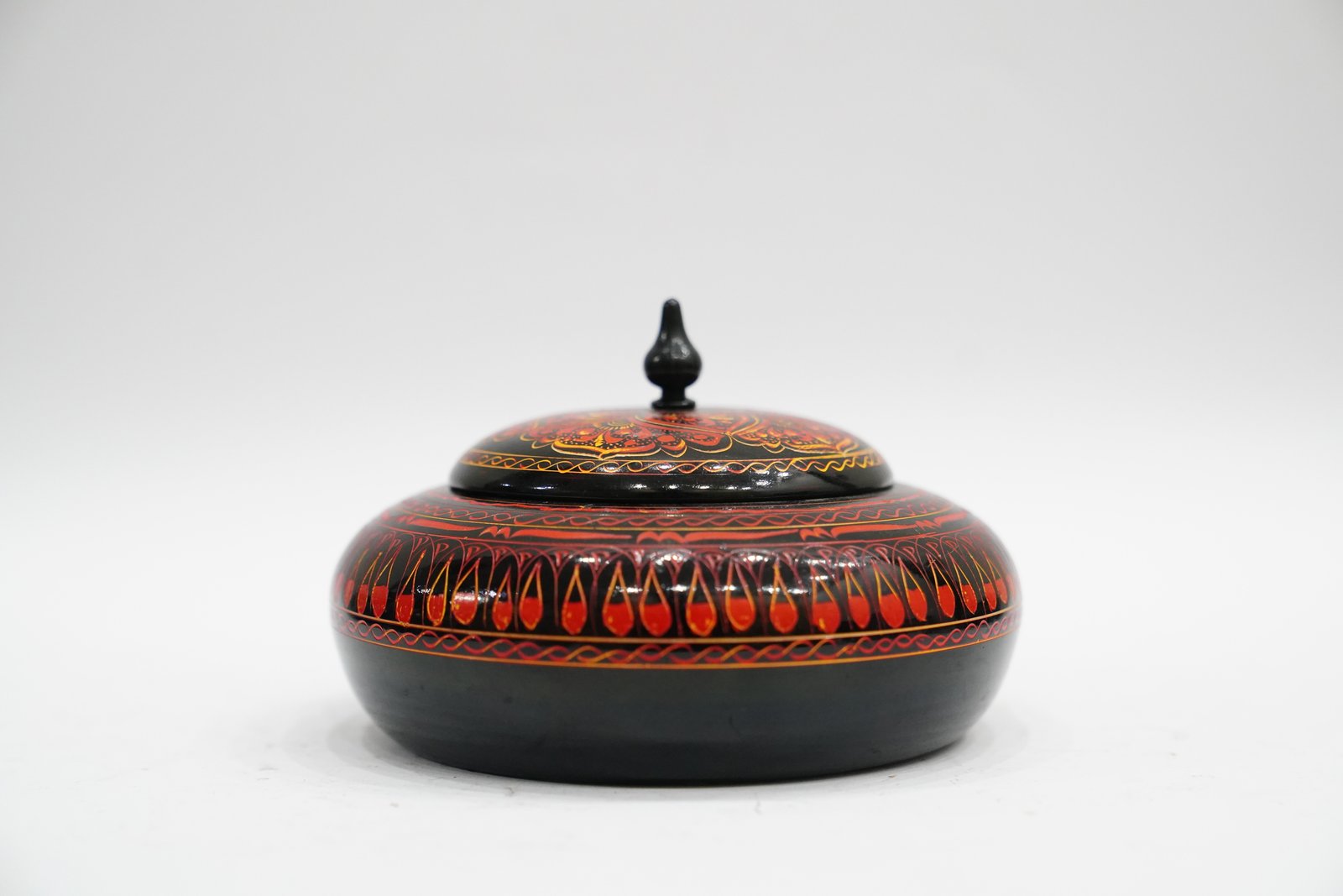 Vintage Powder Box – Timeless Elegance for Your Vanity - Image 10