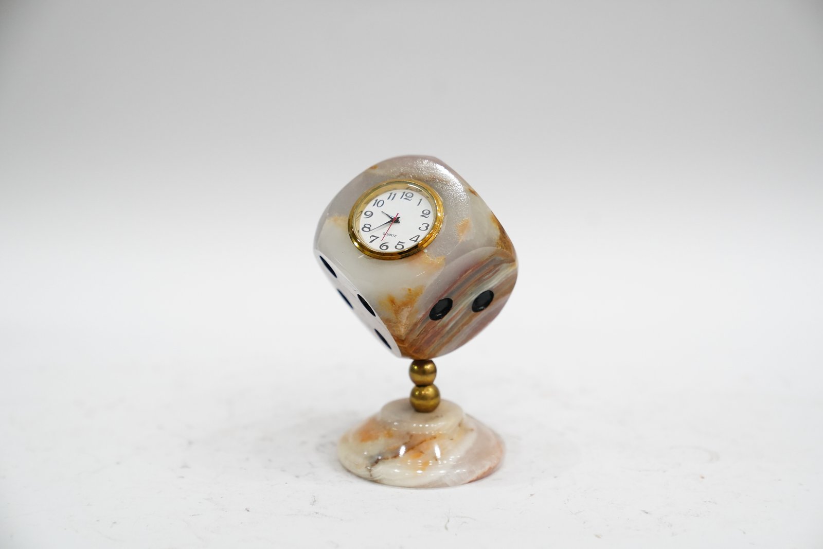 Marble Apple Clock – A Timeless Fusion of Elegance and Function - Image 3